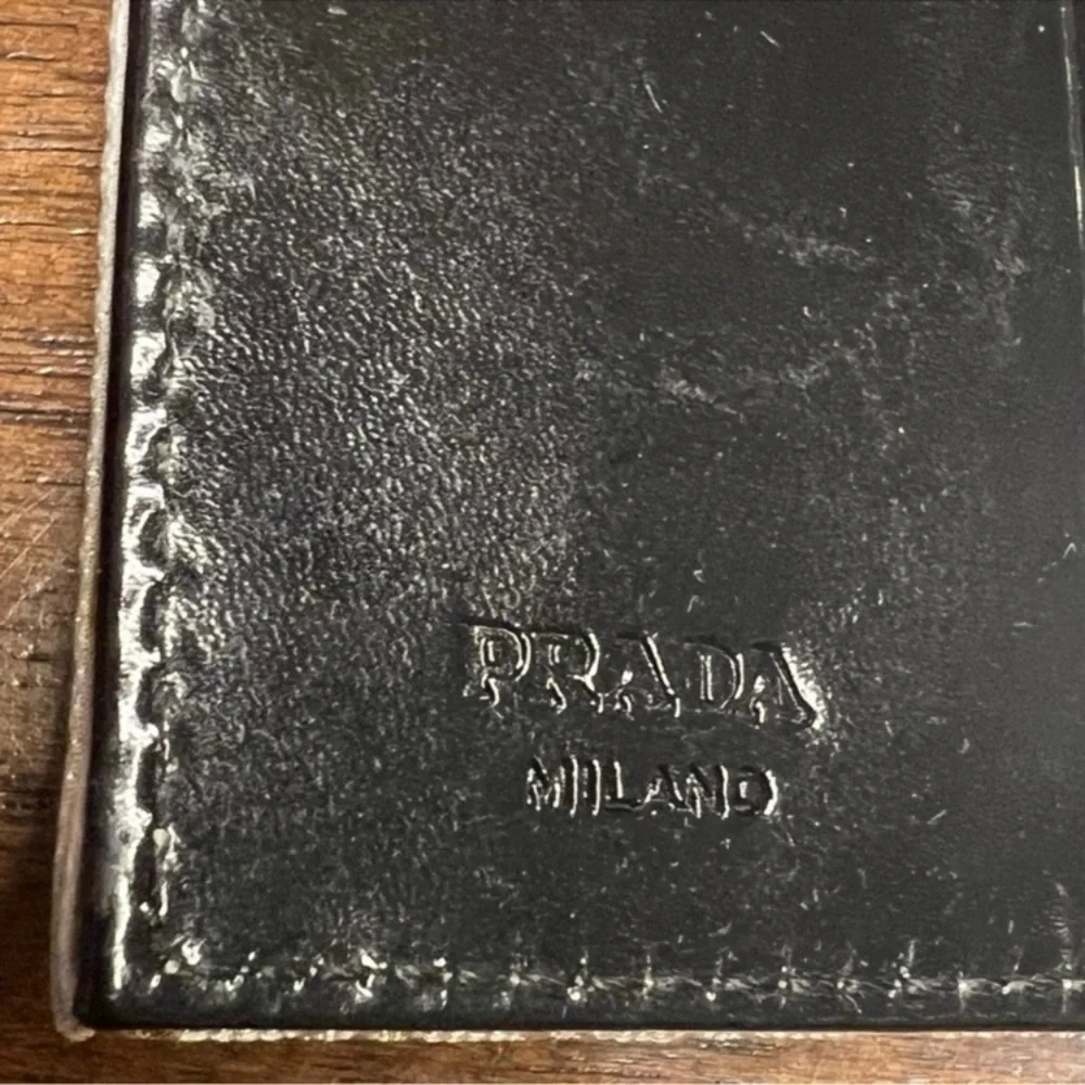 Prada Tessuto 6-Keyholder w/ COA EUC
